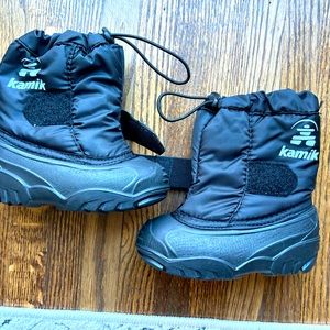 Kamik Toddler snow boots. Size 7. Worn once, still in box. Perfect condition.